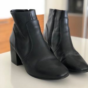 Steve Madden cropped bootie